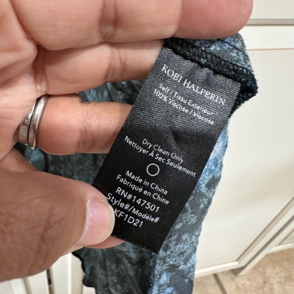 KOBI HALPERIN
Hunter Printed Midi Dress (24) - Picture 10 of 12